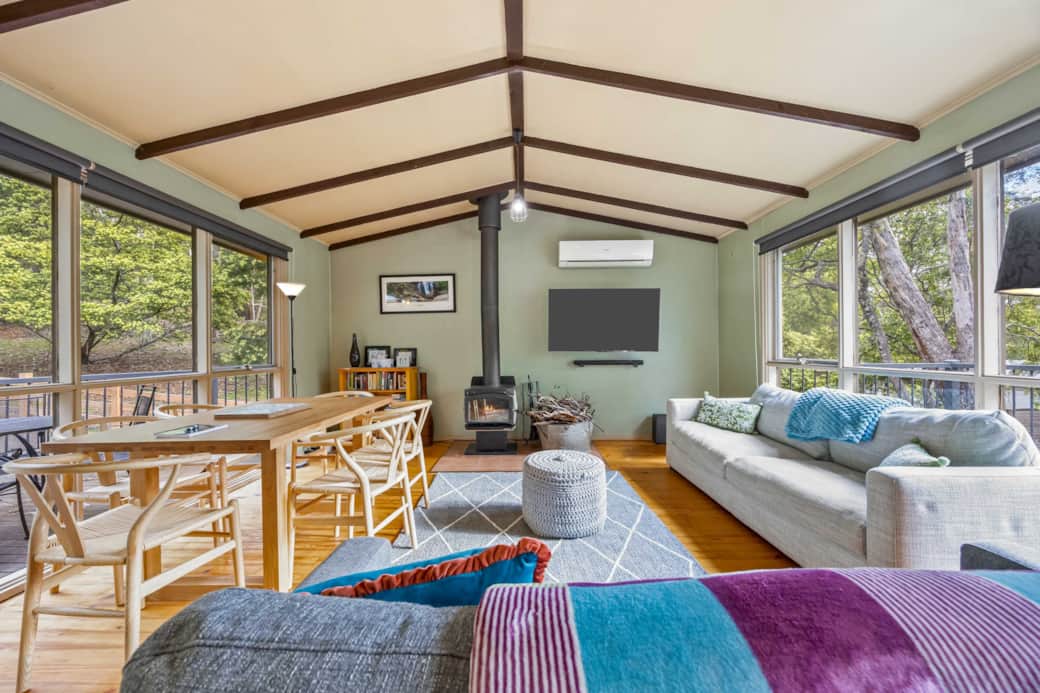 Living/Dining Area with Panaramic Views Living/Dining Area with Panaramic Views