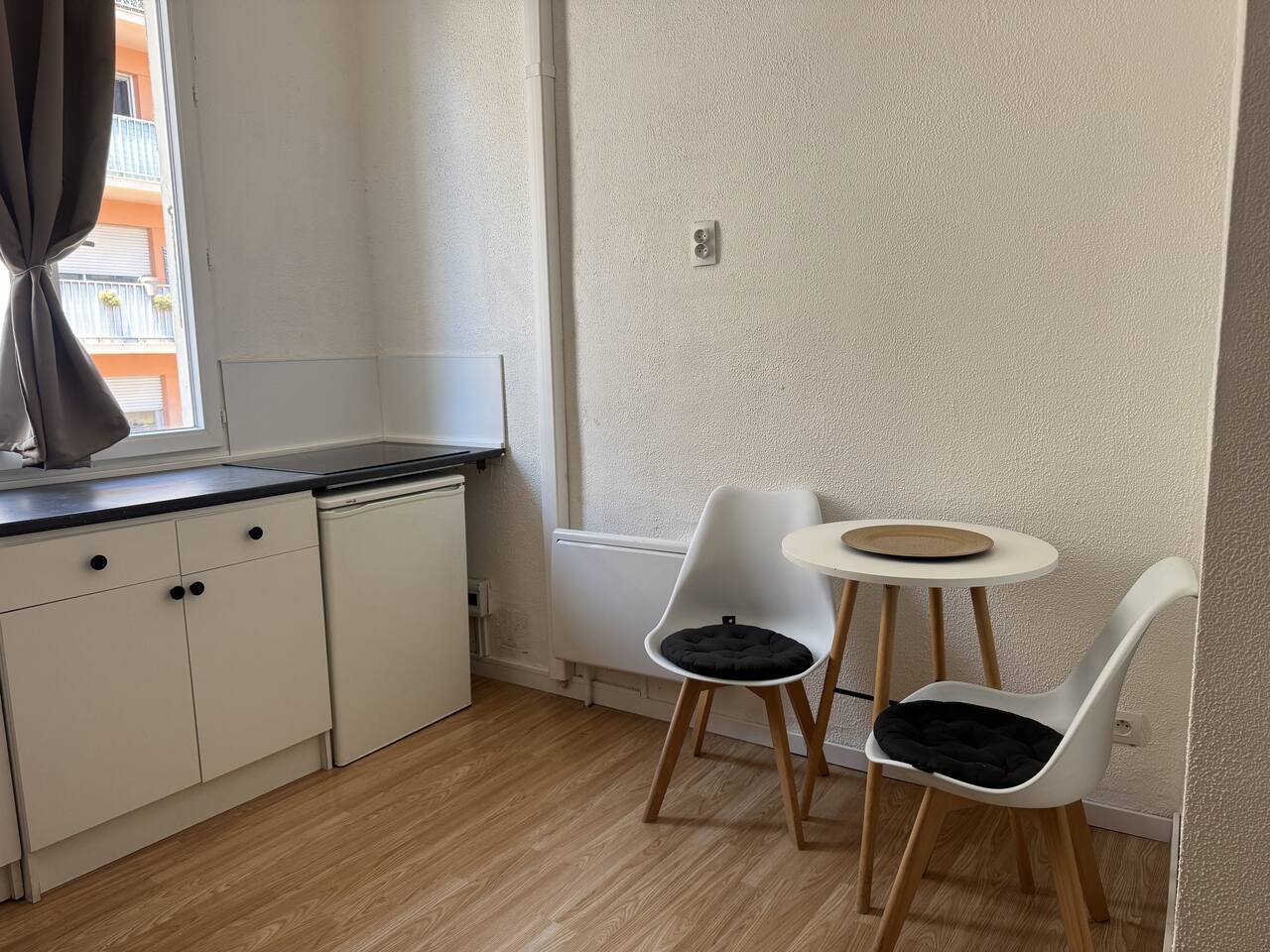 Cagnes sur mer Reynes 5: Studio clim proche centre, Cagnes-sur-Mer