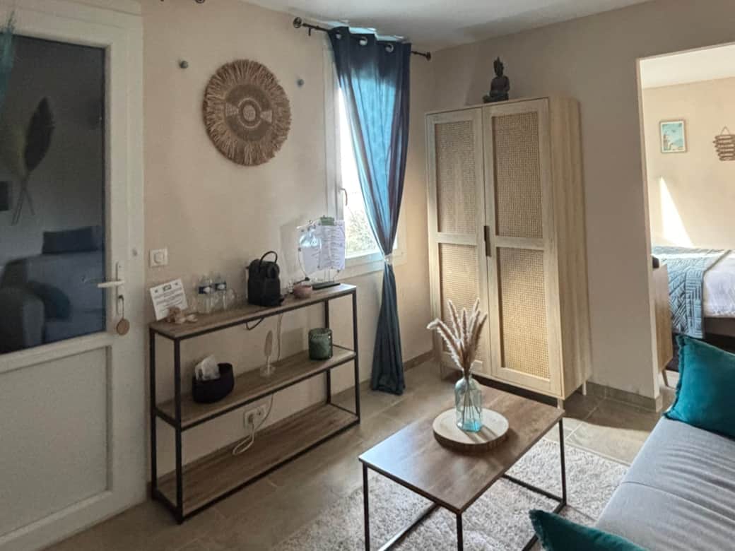 Côté salon chbre Grenache 2 Côté salon chbre Grenache 2