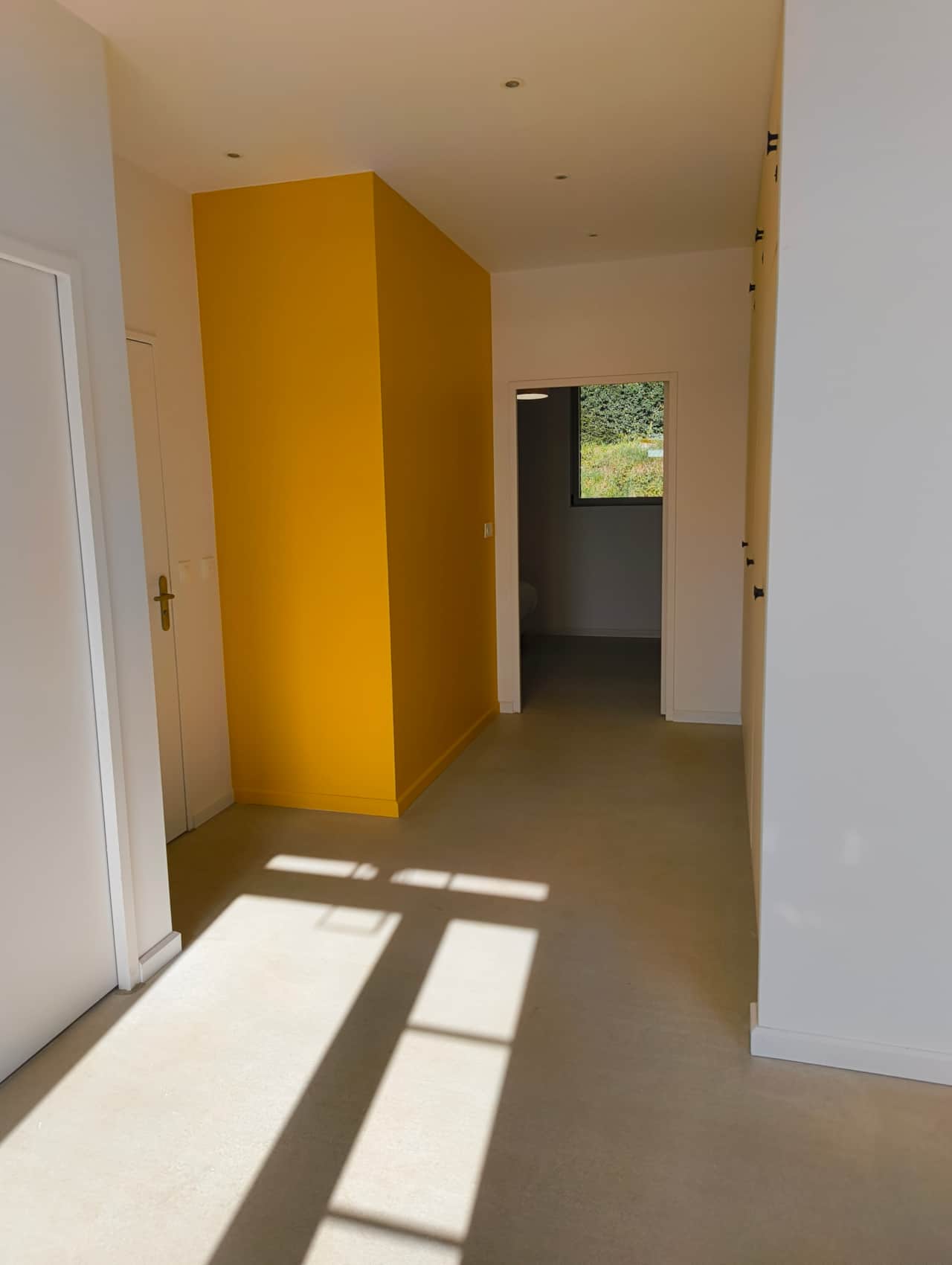 Vue sur l'entrée 