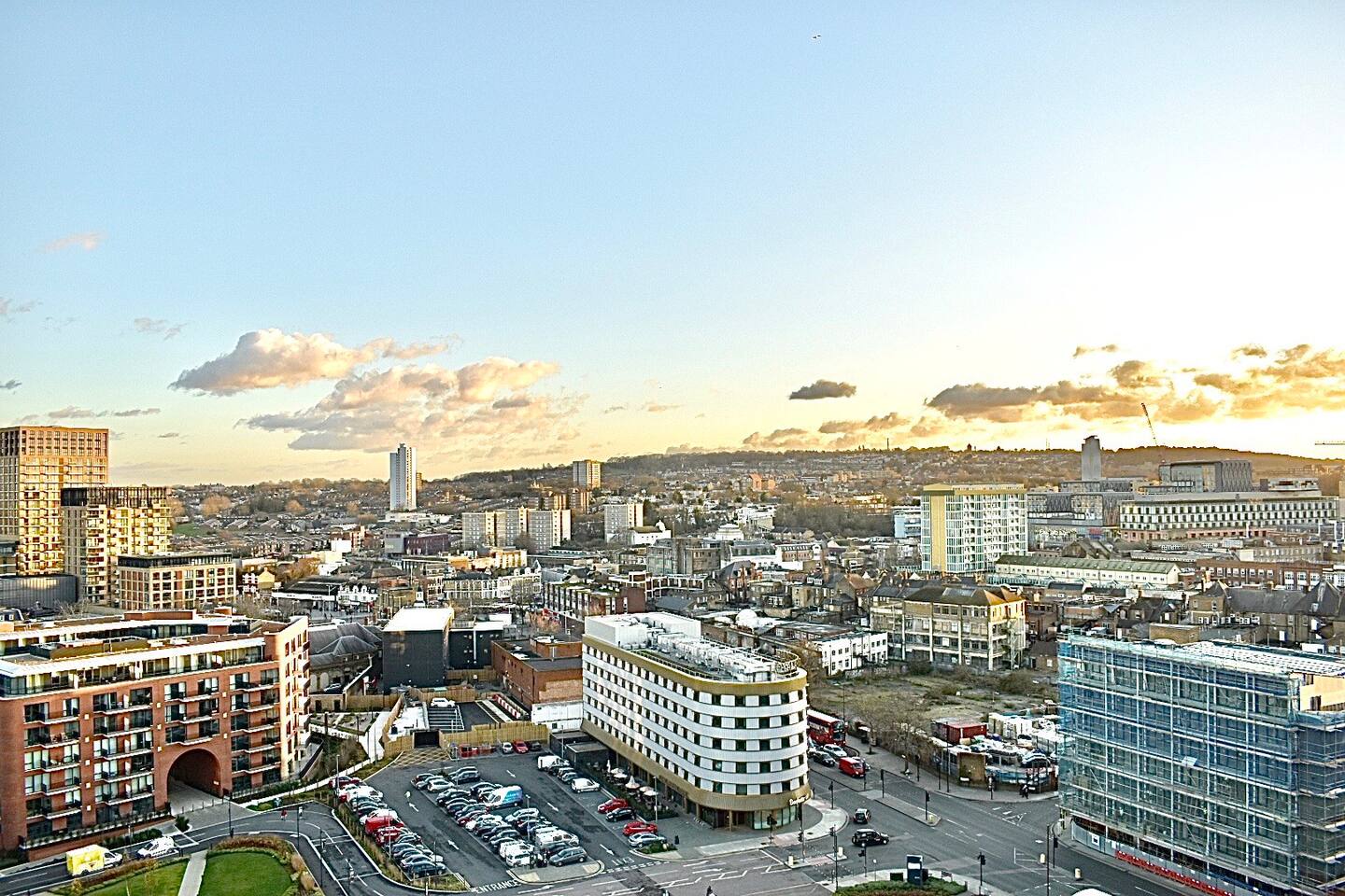 Riverside Penthouse | 2BR | 2BA ensuite | 6Guest photo 7