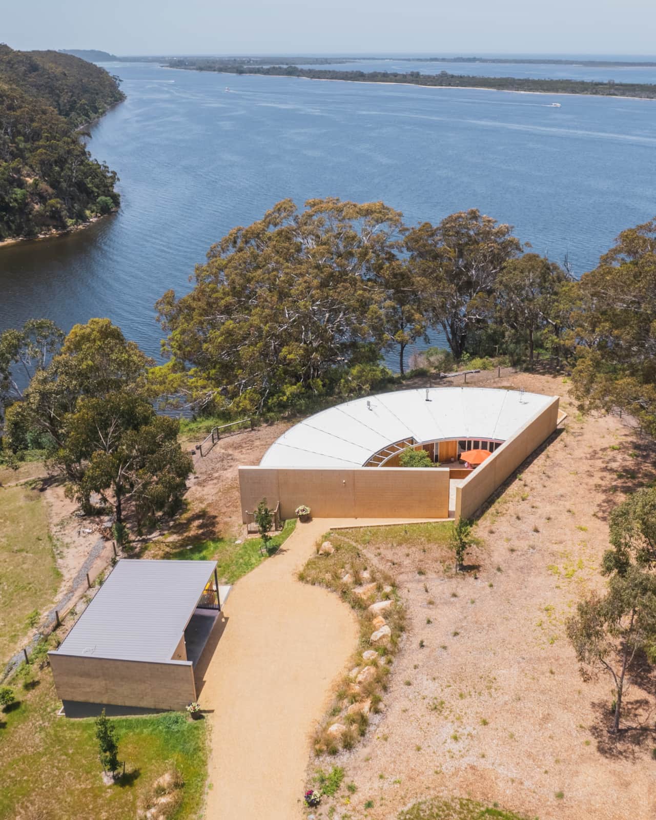 Teulu House