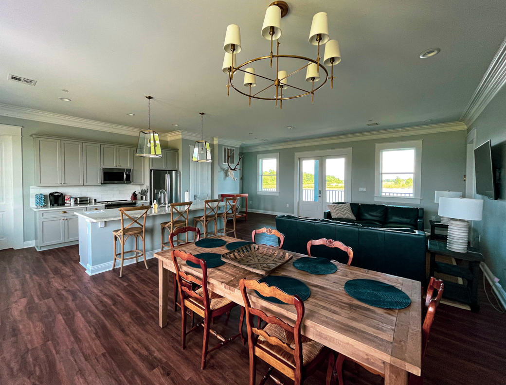Luxury Lodge Kitchen and Dining Space Luxury Lodge Kitchen and Dining Space