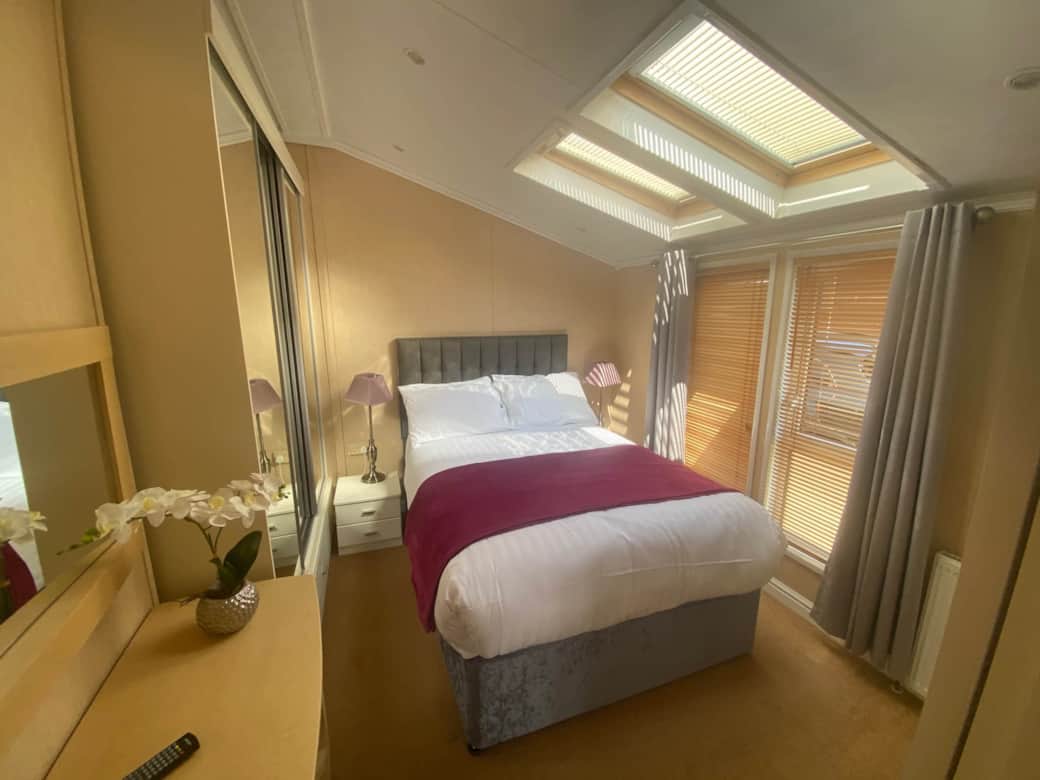 Percy Wood VV6 Luxury Hot Tub Lodge, Panoramic Views Cabin in Swarland