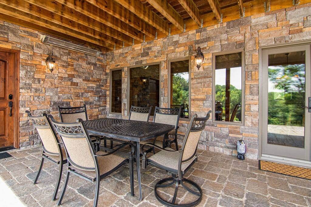....and room for outside Dining. ....and room for outside Dining.