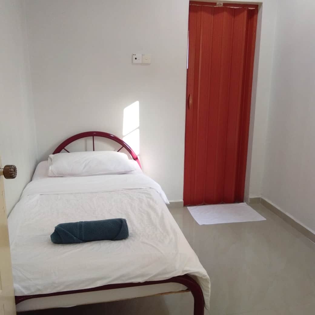 1 Single Bed - SLEEPS 1