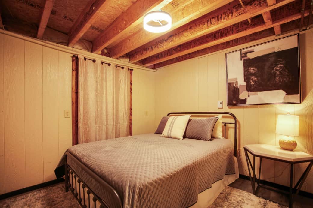 Bedroom 4, walk out basement level, Queen Bed