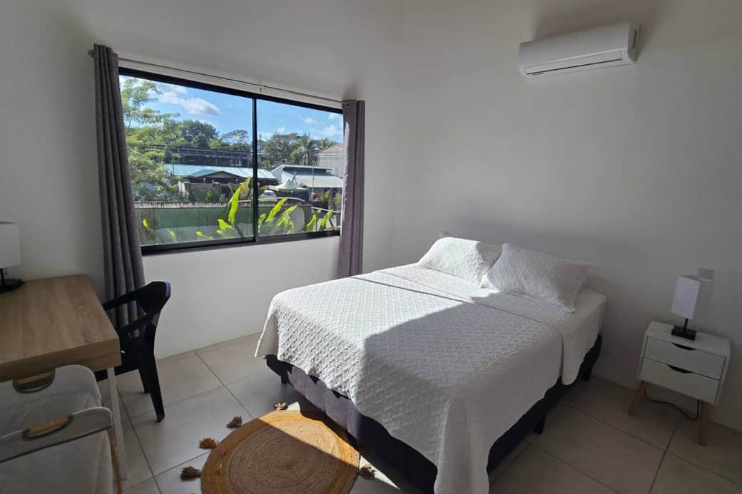 Bedroom with Queen bed and air conditioning Bedroom with Queen bed and air conditioning
