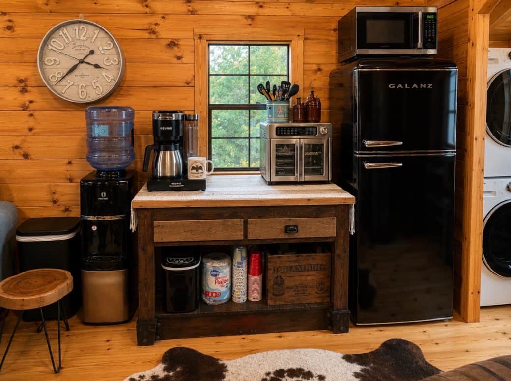 Kitchenette and coffee station