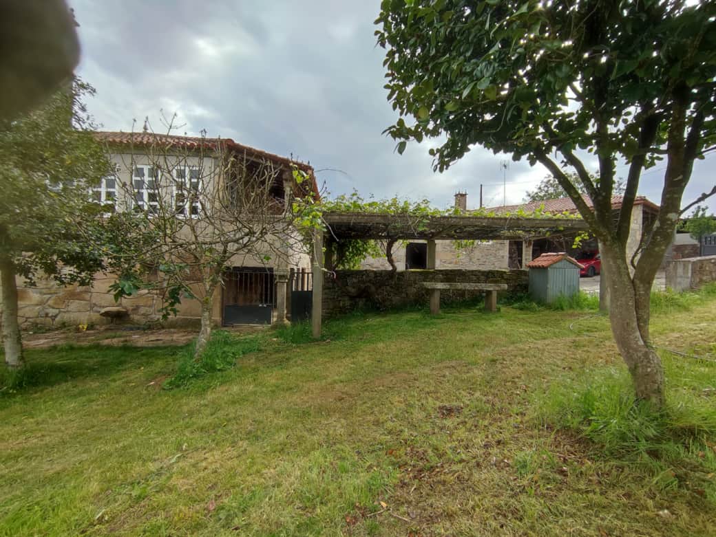 parra y lateral de la casa