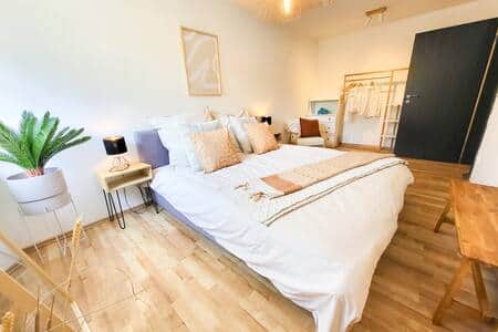 Schlafzimmer 1