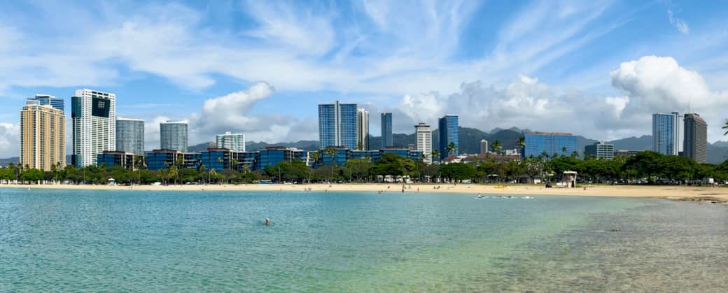 Ala Moana Beach (10 Minute Walk)