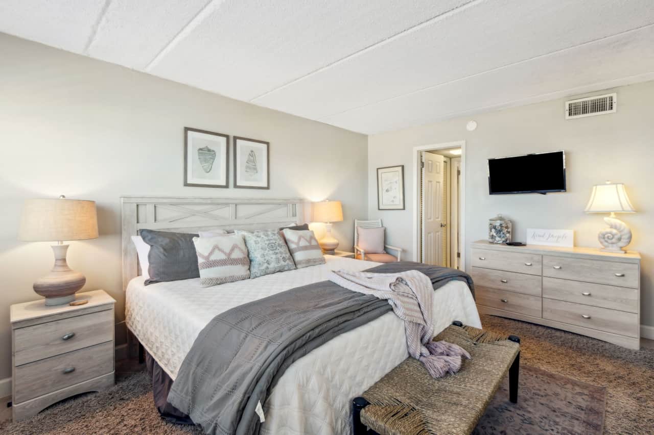 440 Oceanfront Master Bedroom 2