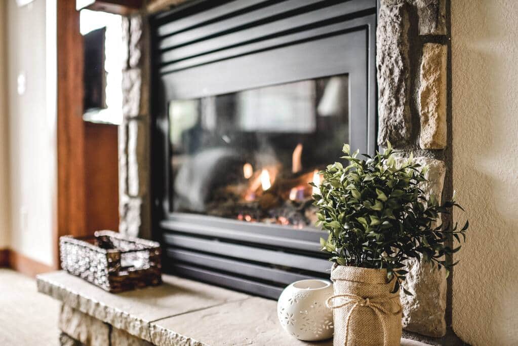 Cozy up to the fireplace after a fun day of skiing and sightseeing ! 