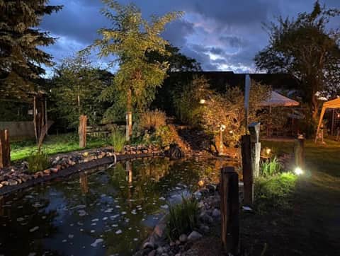 Wiese am Teich Camping in Karlstein am Main