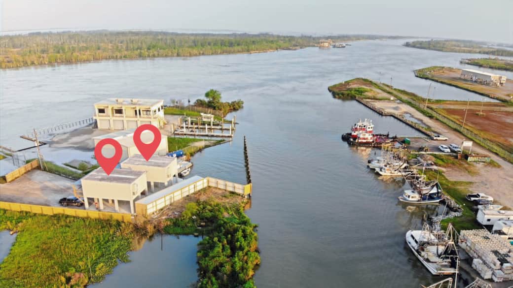 Venice blue crab lodge ariel 16 9