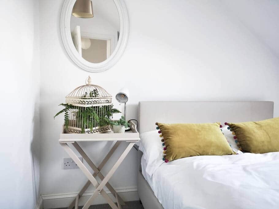 Bedroom 5 with double bed