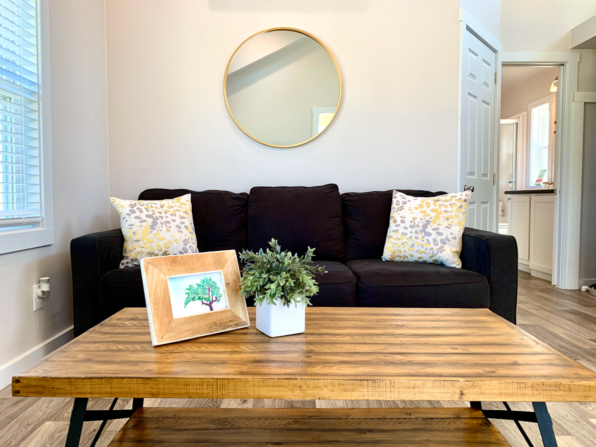 The Damask Charming hideaway near Liberty Hill Vacation Home in