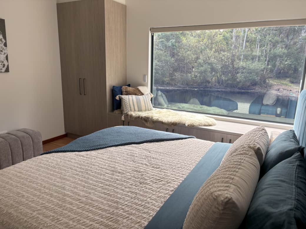 Bedroom 2 - window seat