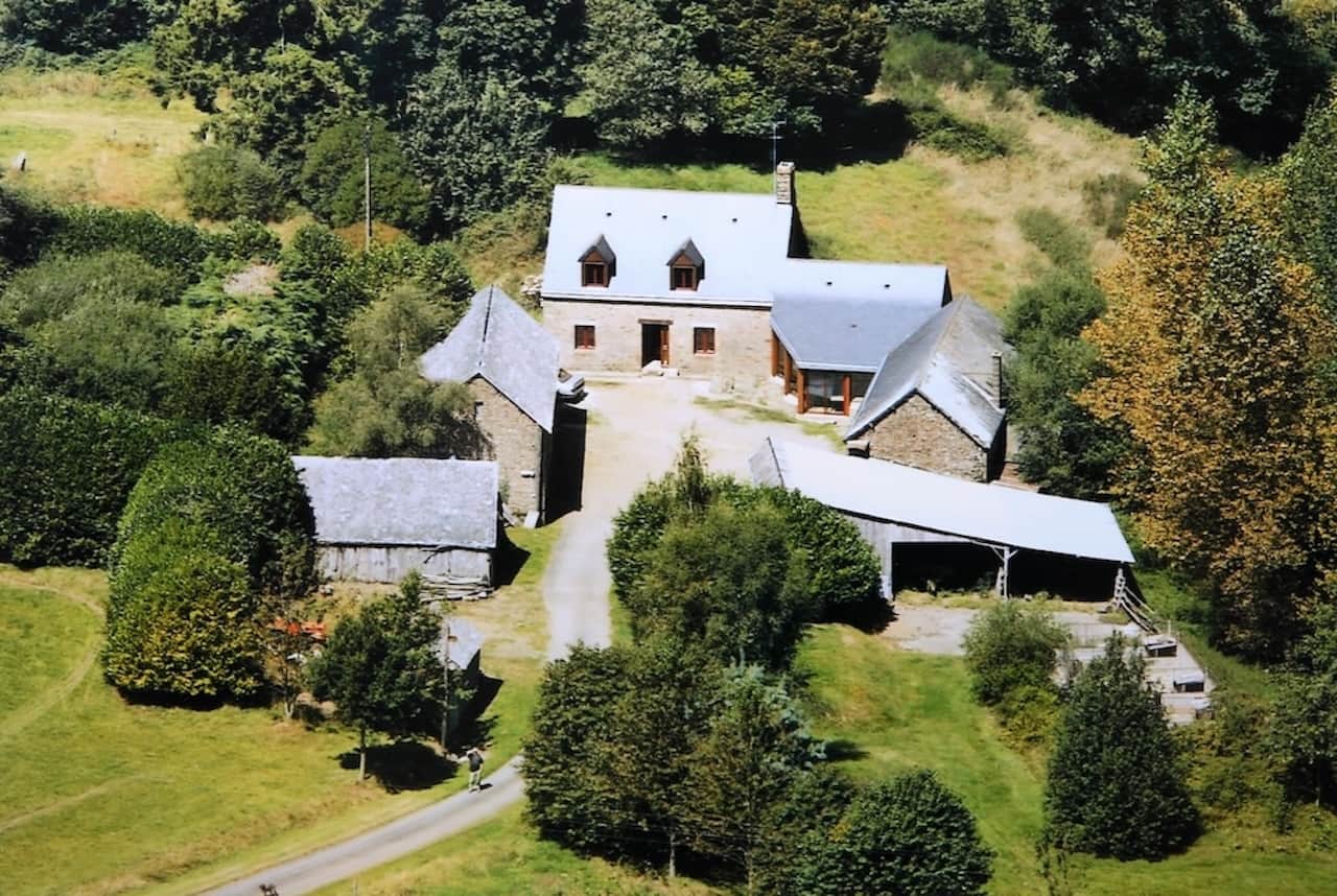 Vue aérienne de la ferme de l'Angeberdière
