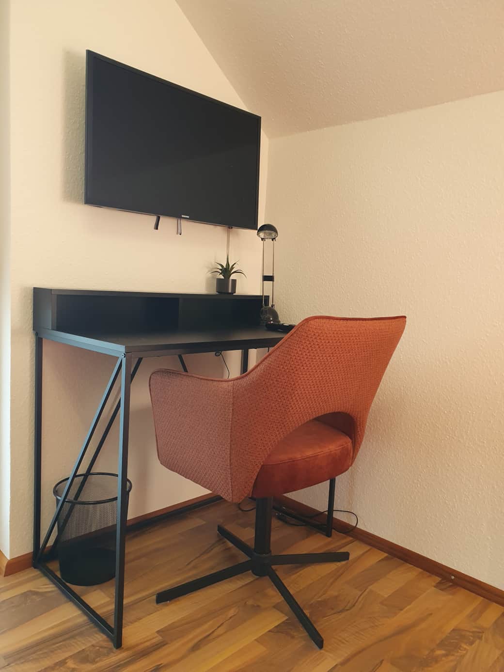 Room Brickstone home4night