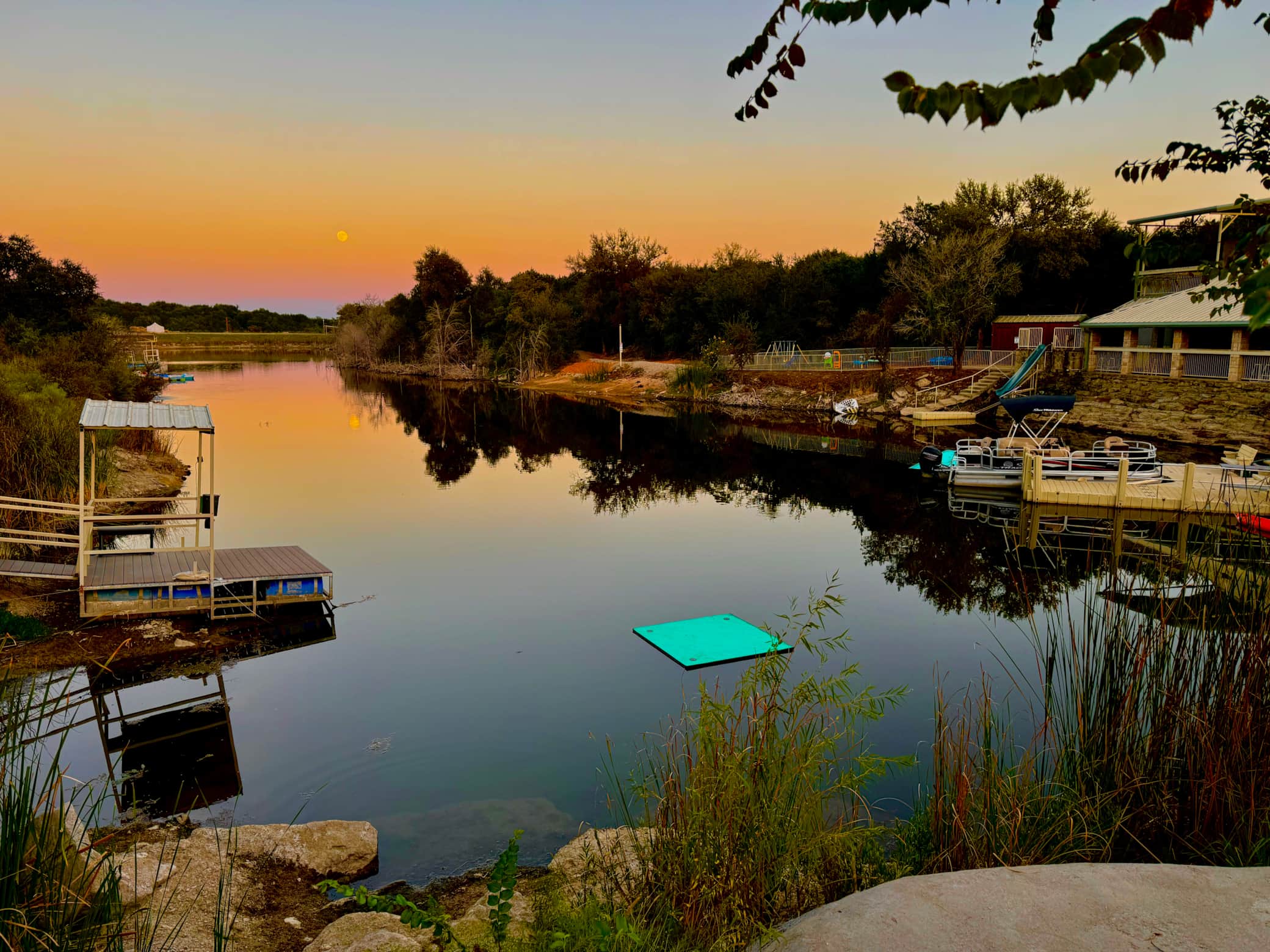 Texas Family Reunions Lake Godstone Sunrise.JPG