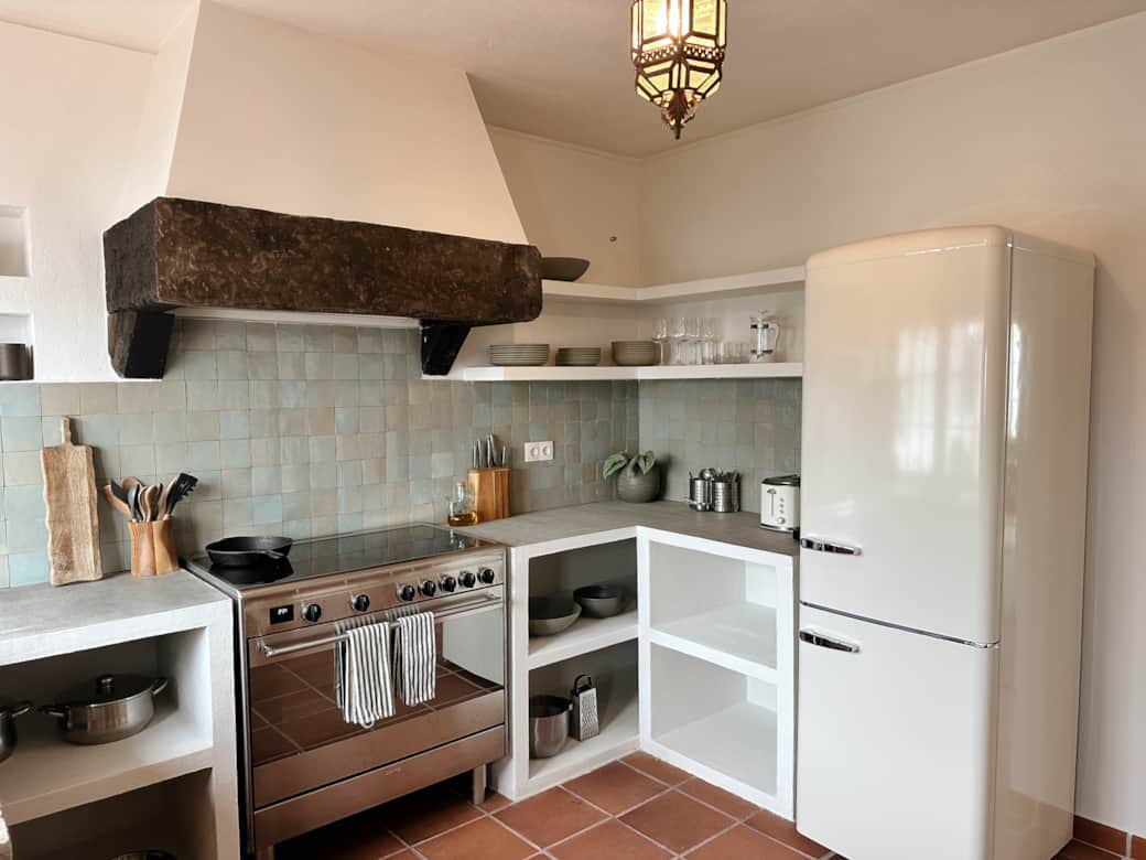 Blanco Bungalow Ericeira Casa Corazon Farm Kitchen 2