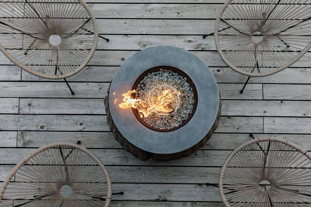 Outdoor fireplace