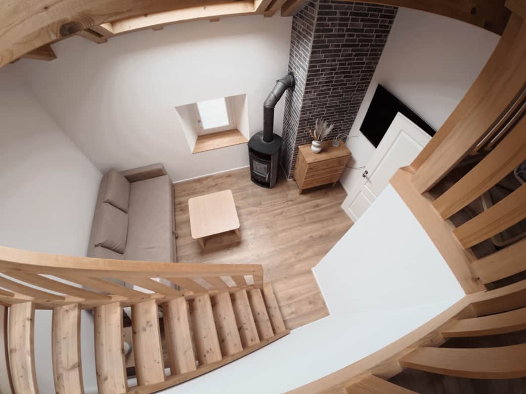 Gemütliches Familienzimmer mit Cheminée, Schlafsofa und Doppelbett