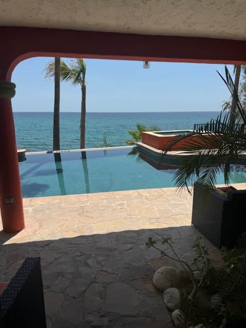 Sauza ocean & pool view