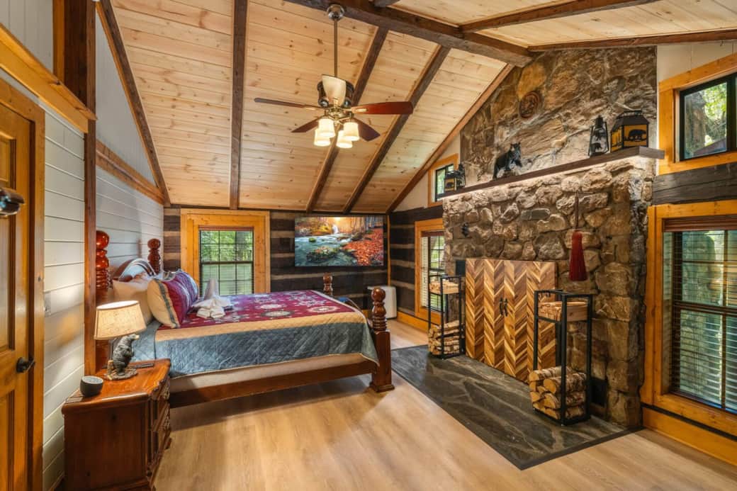 Please note: the fireplace is non operational and only serves as a part of the interior design of the home. Please note: the fireplace is non operational and only serves as a part of the interior design of the home.