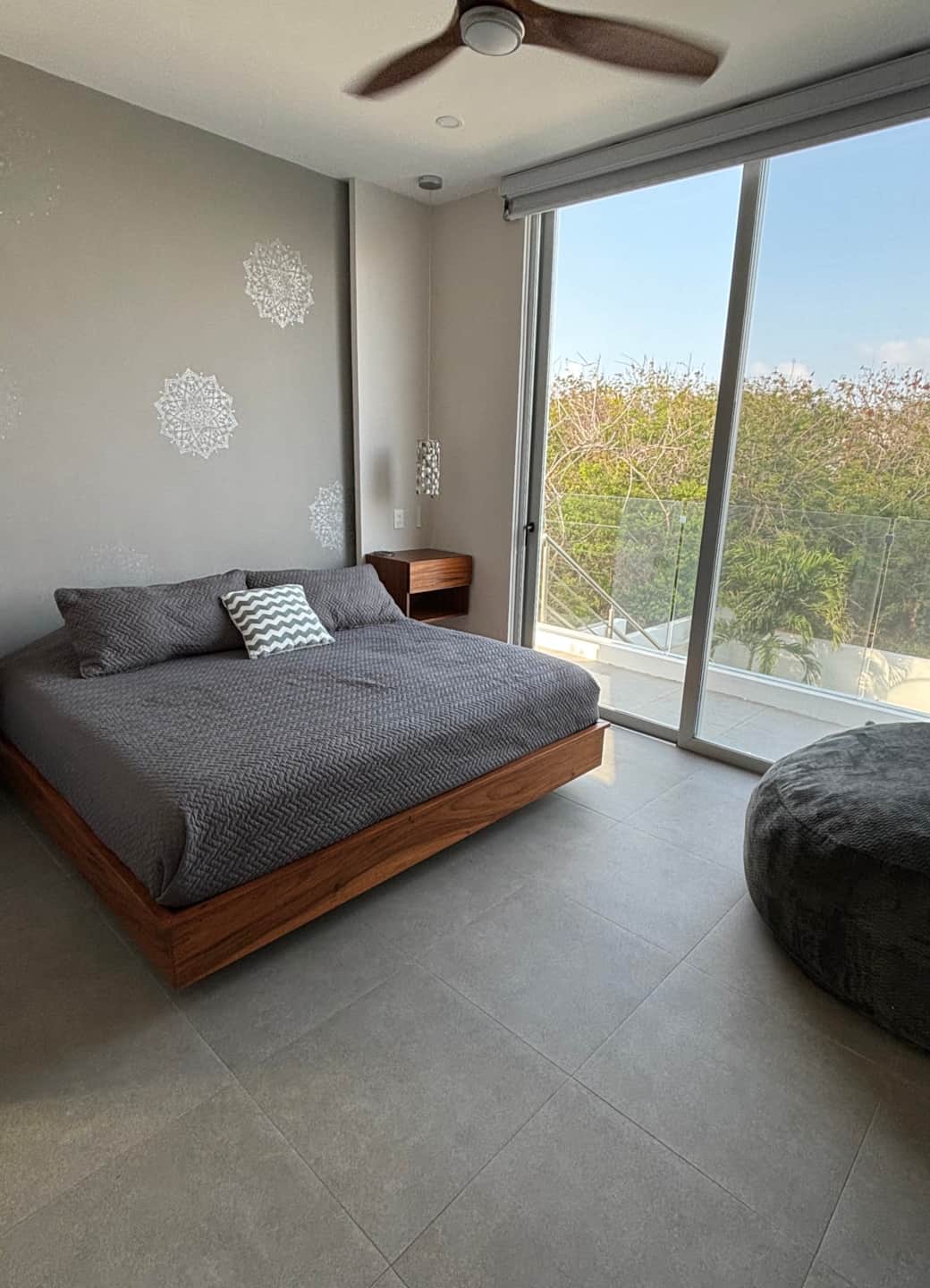 2nd Floor Master Bedroom - Ocean and jungle view