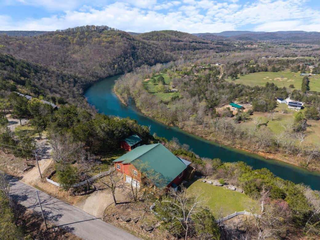 This spectacular home has unbeatable views of the White River and Inspiration Valley. This spectacular home has unbeatable views of the White River and Inspiration Valley.