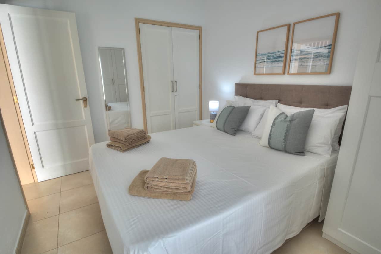 Bedroom with double bed