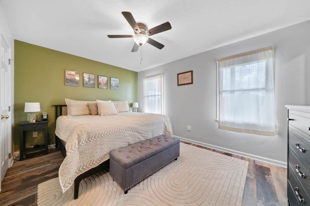 Our Parks - Bedroom 1 - King En Suite