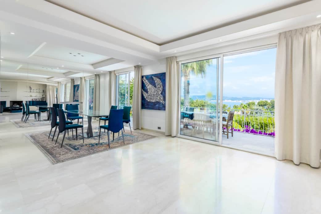 303 Dining room 1