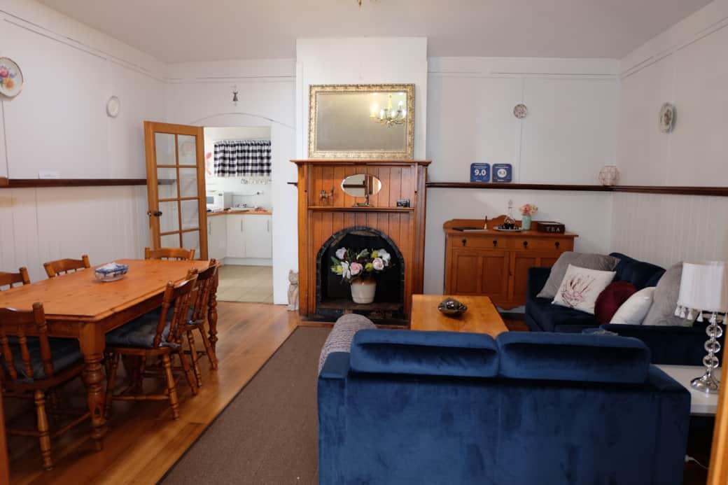 Formal Lounge and Dining