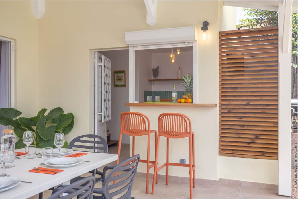 Vue de la cuisine depuis la terrasse