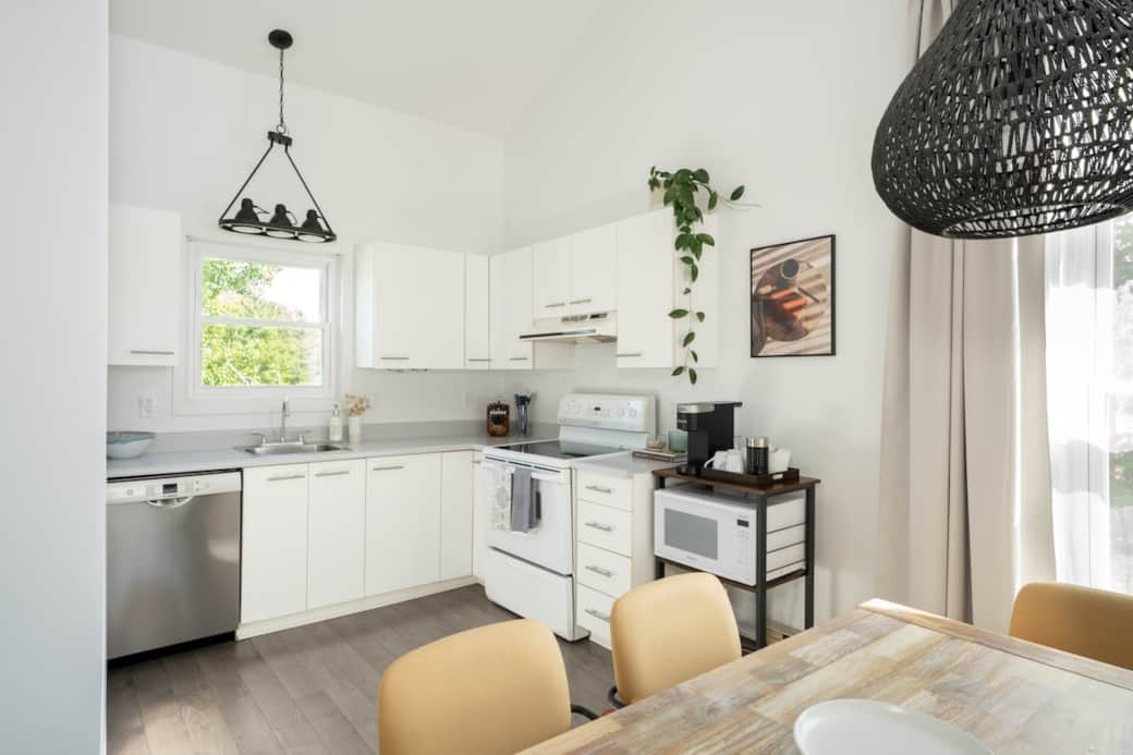 Cuisine très bien équipée. Fully equipped kitchen.