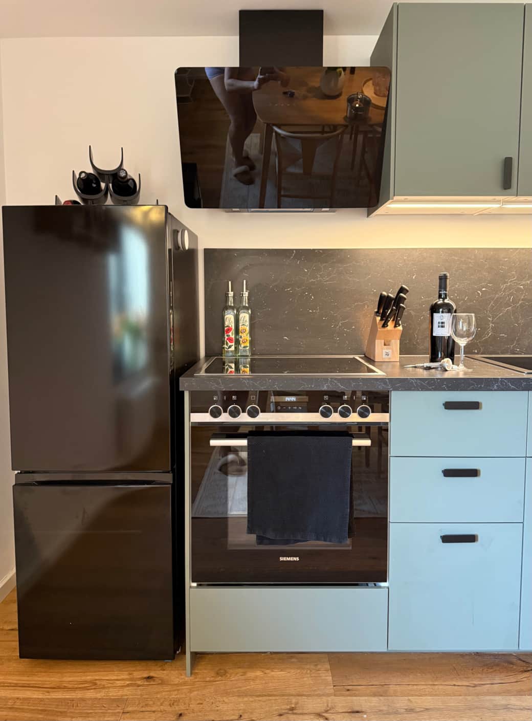 Kühlschrank und Herd