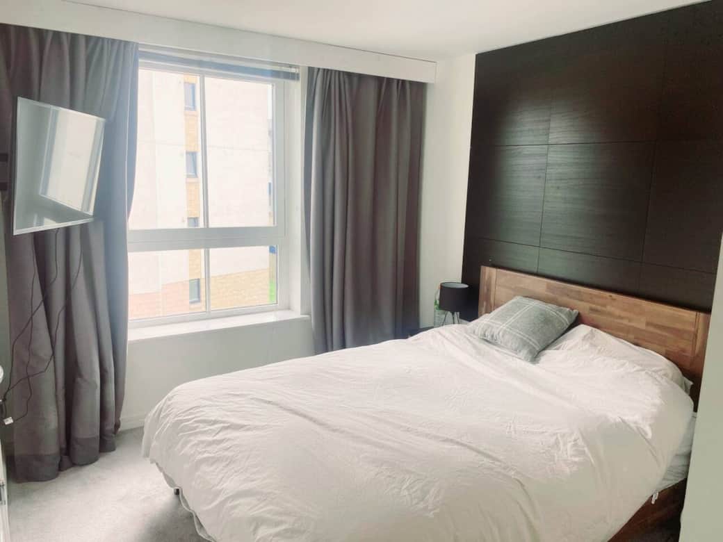 Main bedroom (different sheets)