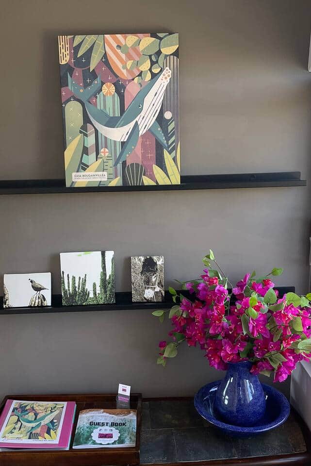 Welcome station.  Here you'll find our house guide and guest book.  Be sure and read the binder carefully for a "flamingo" surprise!