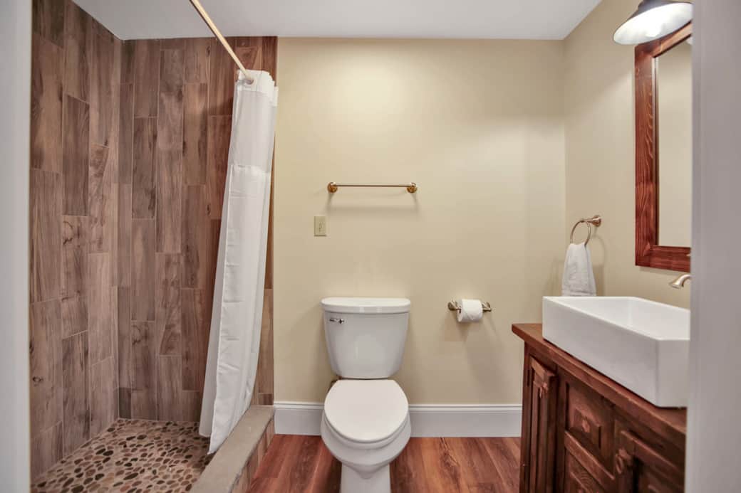 Bedroom Suite 2, 2 Queen Beds