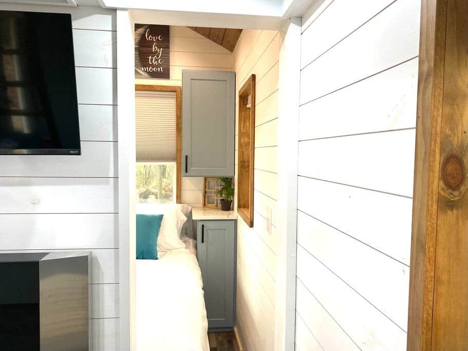 Separate doorways for each side of Queen bed Separate doorways for each side of Queen bed