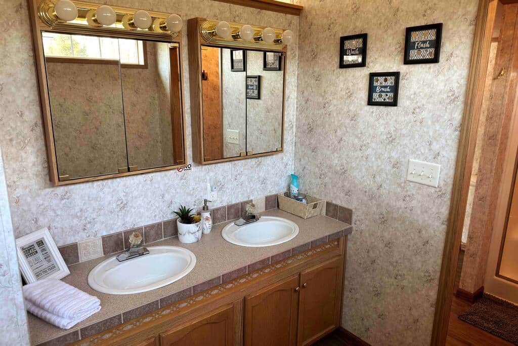 Private Bathroom Master suite
