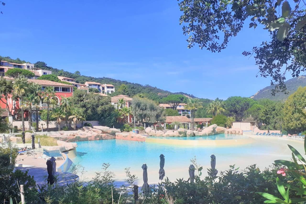 Piscine à vague