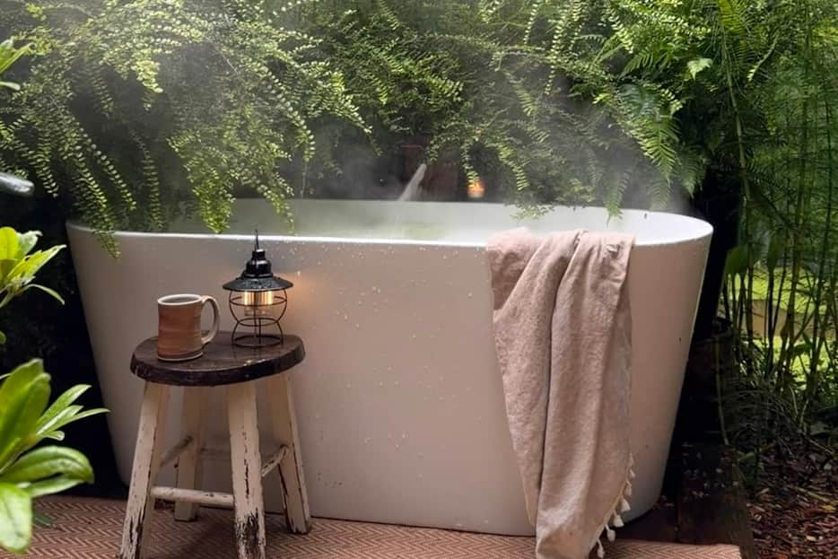 outdoor-soaking-tub.jpg