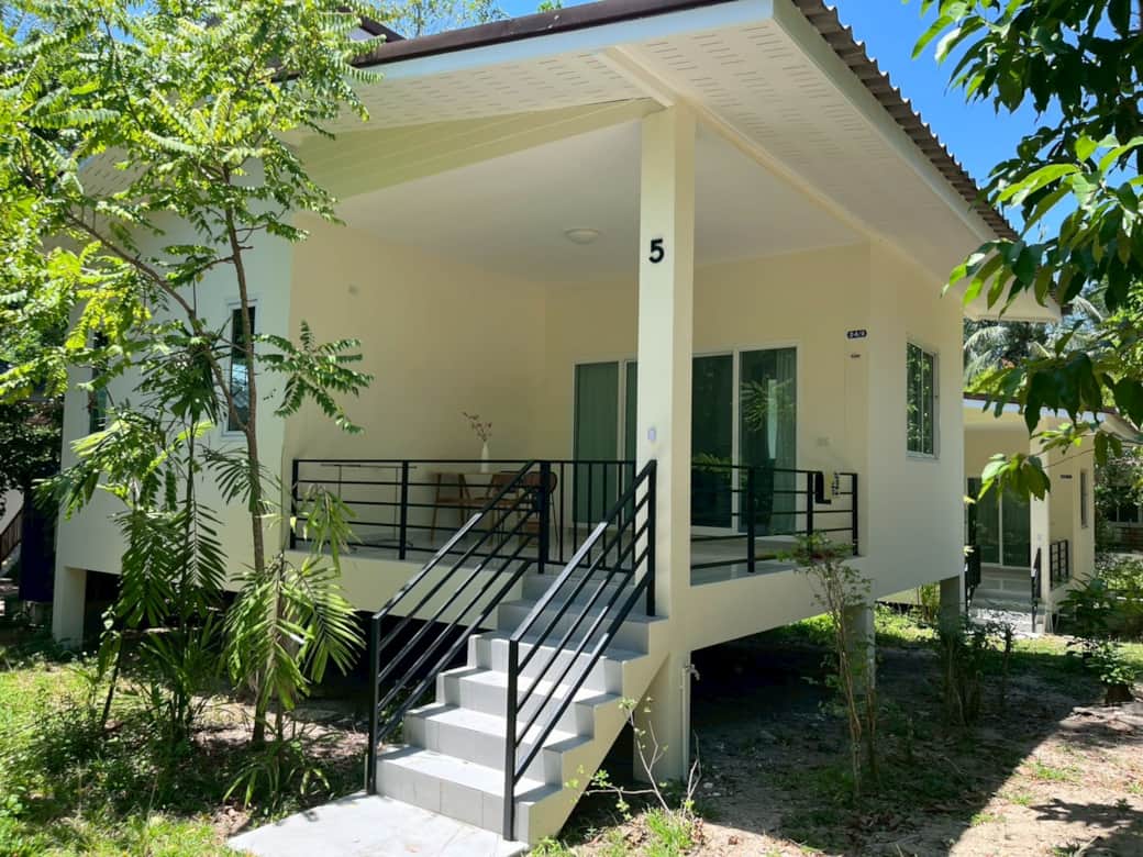 Exterior 5