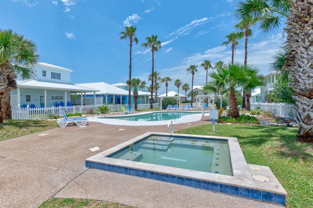 Hot Tub and small pool