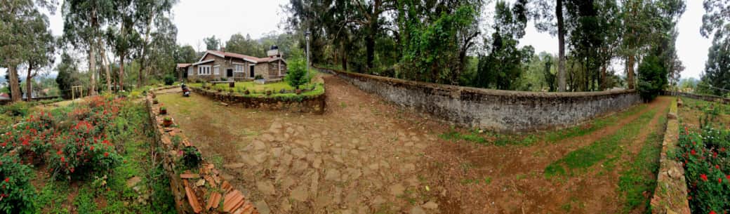 Springdale villa pano driveway Springdale villa pano driveway